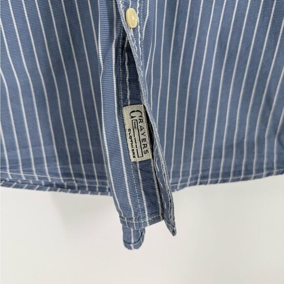 Grayers Clothiers Striped Short Sleeve Button Down Shirt in Blue/White | Large - Picture 5 of 7